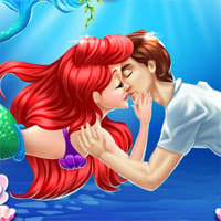 Ariel And Prince Kissing