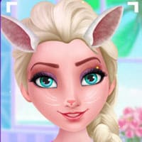 Elsa's Funny Selfie